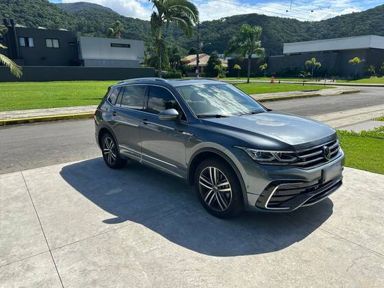 VOLKSWAGEN TIGUAN 2.0 300 TSI GASOLINA ALLSPACE R-LINE AUTOMÁTICO VOLKSWAGEN TIGUAN 2.0 300 TSI GASOLINA ALLSPACE R-LINE AUTOMÁTICO